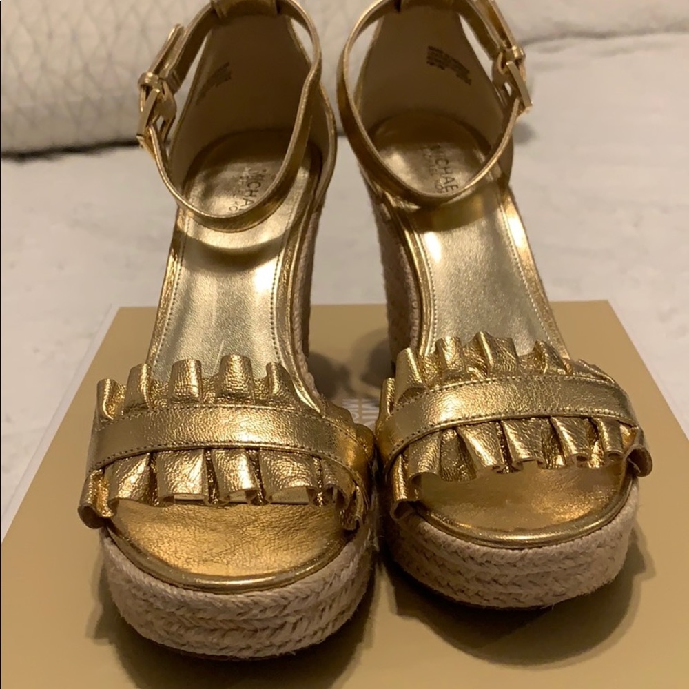 Michael Kors Metallic wedge